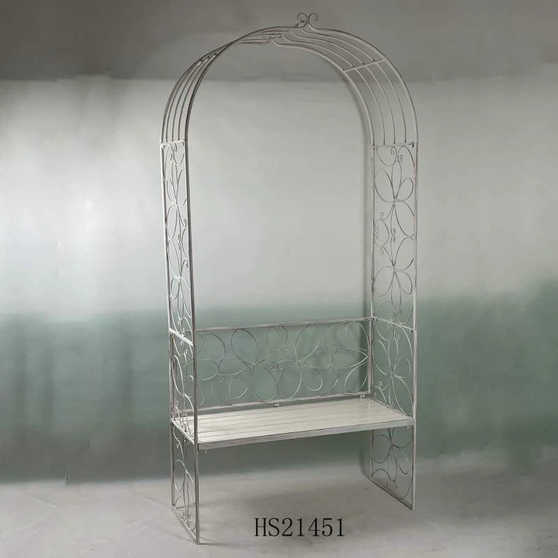 Arco de jardín de metal con banco